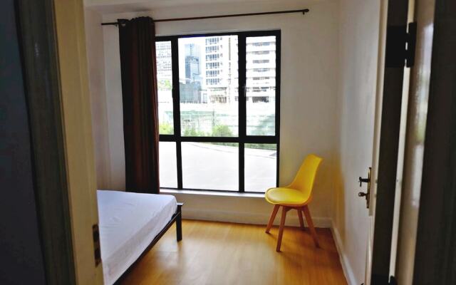 Forbeswood Heights 2BR by Stays PH