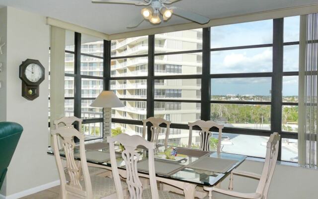 Beachfront Condo With Pool/views From two Balconies