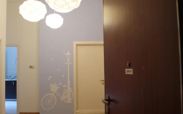 My Room Center Station