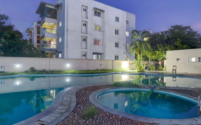 Poolside Retreat Near Sathyabama Chennai
