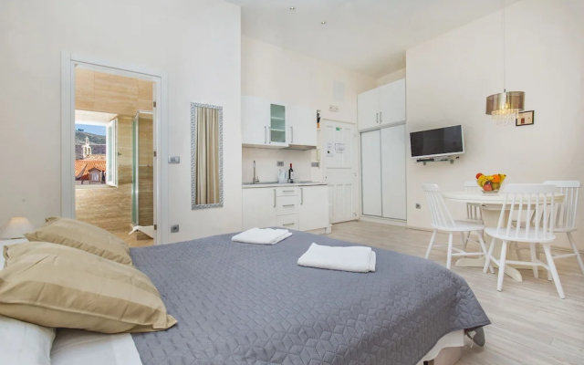 Apartments Lausion