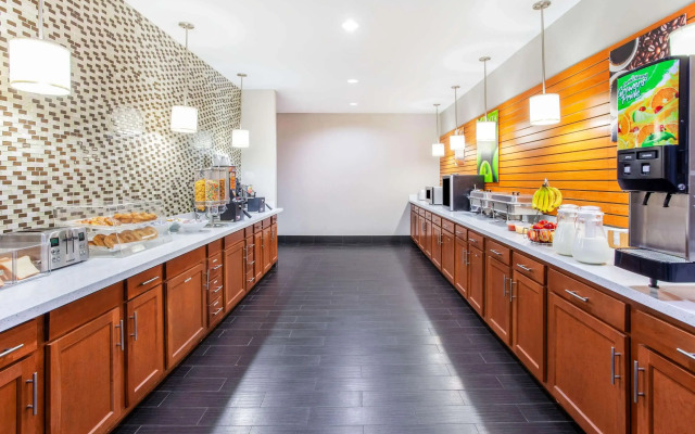 La Quinta Inn & Suites by Wyndham Luling