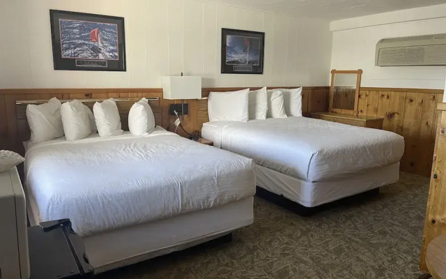 Saddle & Surrey Motel