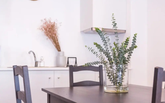 Trind2 · Samasal Trindade Apartments #2 Next to Aliados!