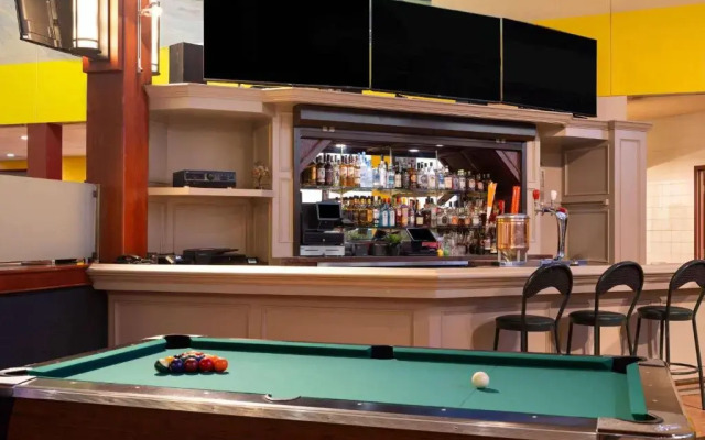 Super 8 Sherwood Park/Edmonton Area