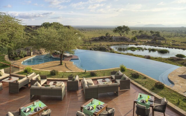 Отель Four Seasons Safari Lodge Serengeti