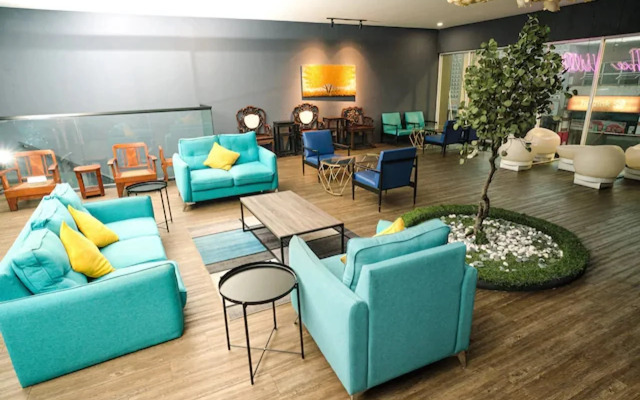 Capital O 91202 Wow Hotel