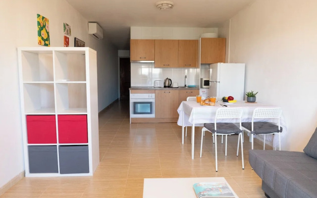 CT 386 AL - Roquetas Beach Apartment