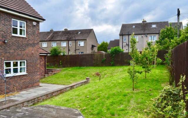 3 Bedroom House With Parking