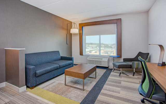 Holiday Inn Express & Suites Covington by IHG