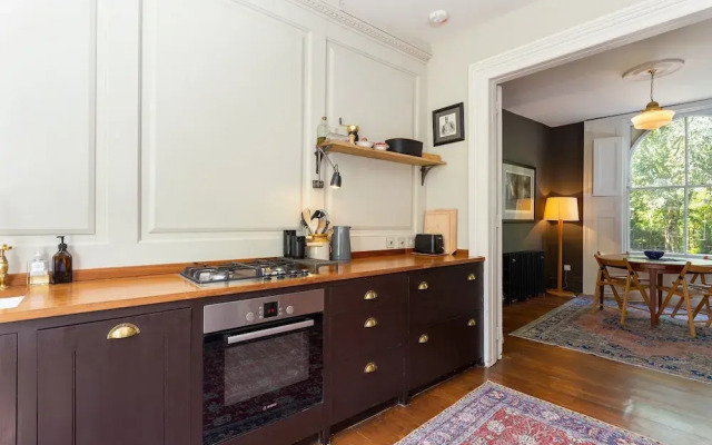 Two Bedroom House in Islington