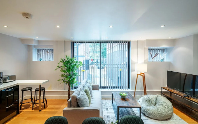 Immaculate 3-bed House in Central London