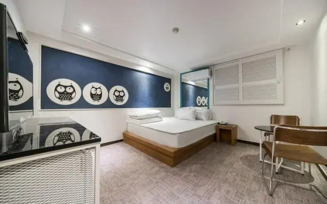 Busan Daeyeondong Hotel With