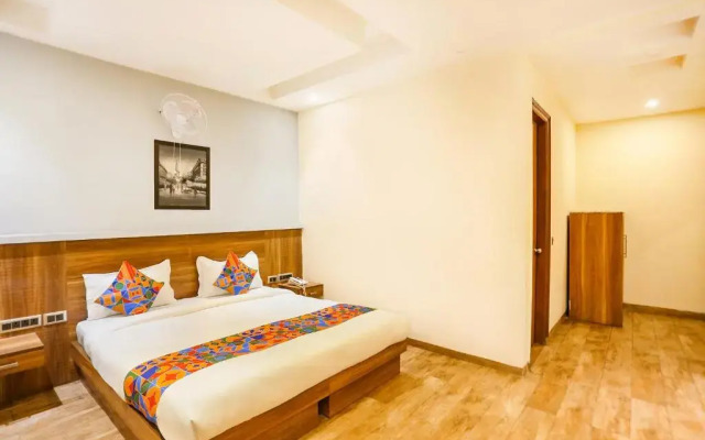 Fabhotel Royal Touch