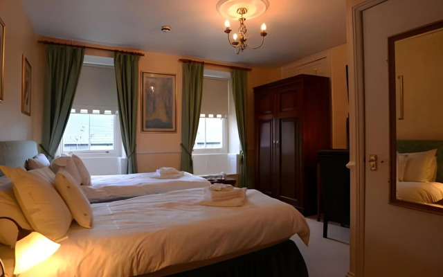 Bridge House Hotel