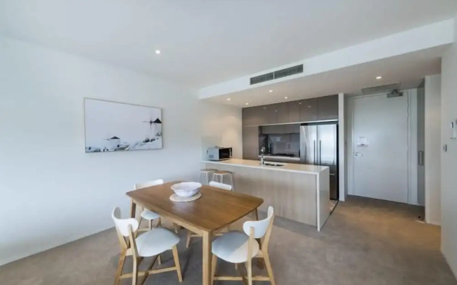 Accommodate Canberra - Lakefront