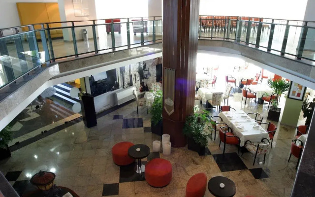 Lagoa Serena Flat Hotel