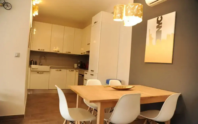 Budapest Easy Flat - Penthouse Basilica