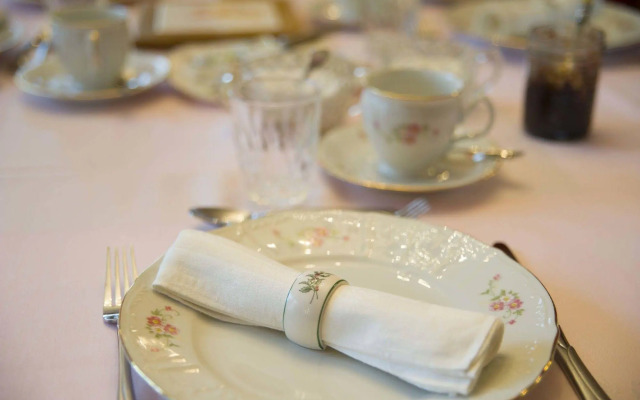 Redwood Bed and Breakfast