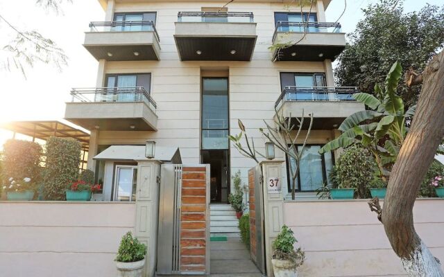 OYO Premium DLF III