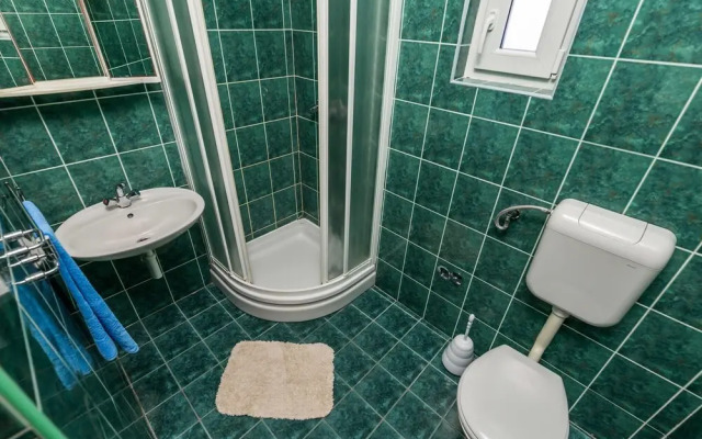 Nice Apartment in Pag With Wifi and 2 Bedrooms