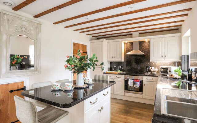 Tyn Towyn - Ty Glas Golau