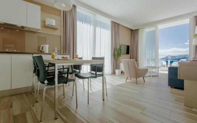 Romana Beach Apartments