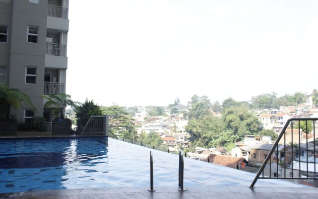 Luxurious 2Br Apartment At Parahyangan Residence