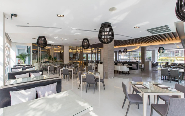 Kantary 304 Hotel