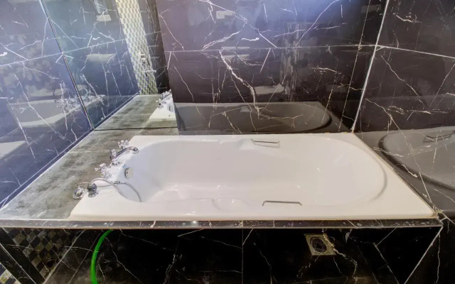 Hotel Samaira Residency