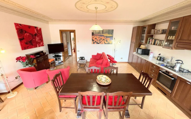 Central Spoleto Apartment With Large Sunny Terrace With Views