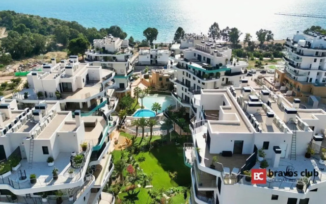 AllonBay 15C by Bravos Club