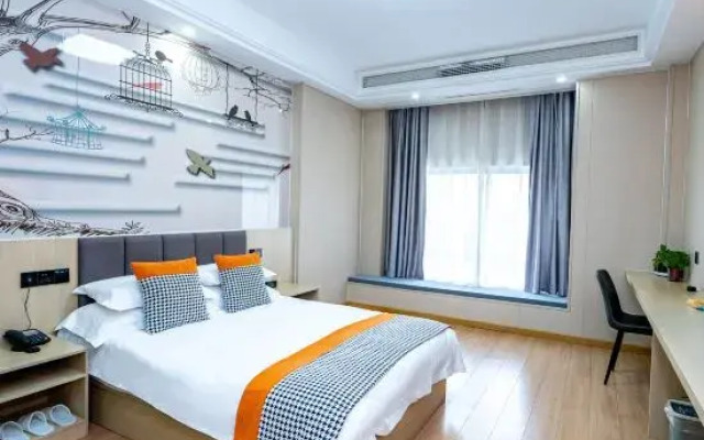 pinhu  Yijia Hotel