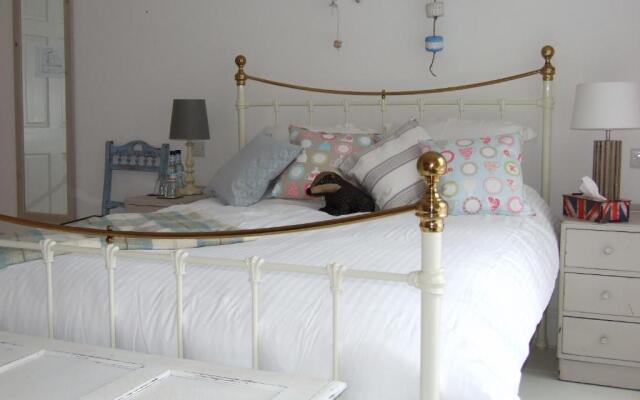 Lulworth Cove Inn
