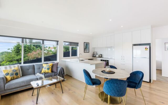 Sensational North Shore Retreat -Netflix