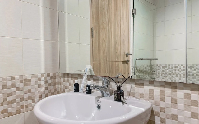 Spacious And Comfort 2Br Tamansari Iswara Apartment