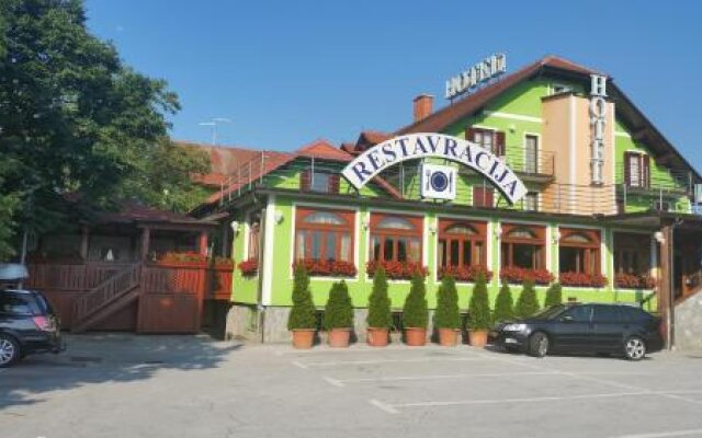 Hotel Roškar