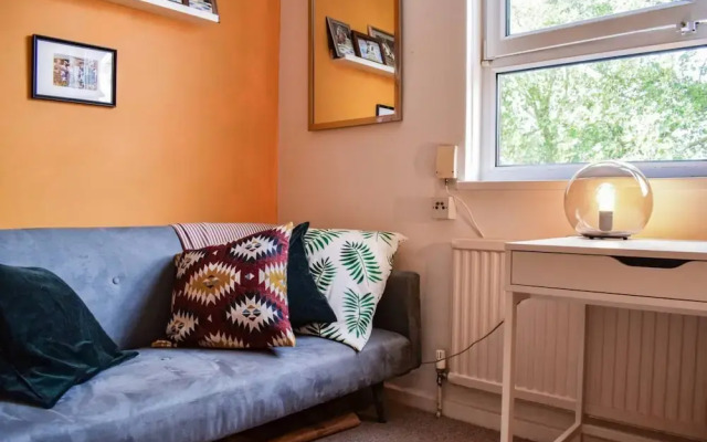 Stylish 3 Bedroom Home With Roof Terrace
