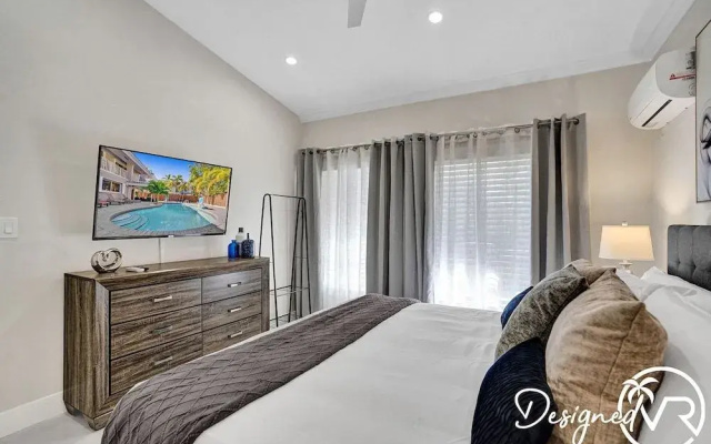 Modern 7 Br With Private Heated Pool