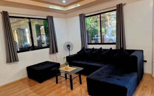 3 Bedrooms 2 Storey House!