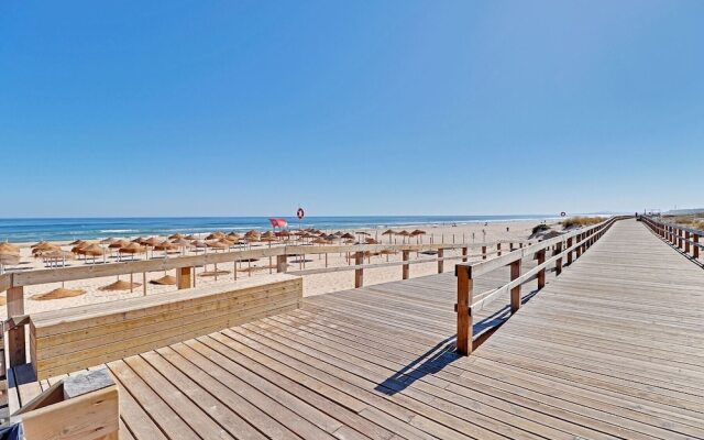 Monte Gordo Beachview I by Homing