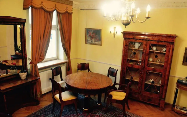 Main Market Square Apartments