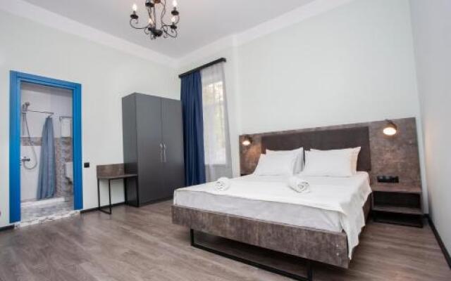 Tbilisi Blue Doors Hostel & Hotel