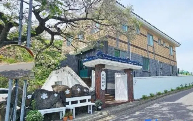 NeorangNarang Guesthouse