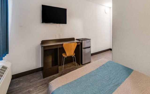 Motel 6 Fort Wayne, IN