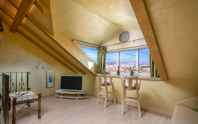 Royal Apartment Damida