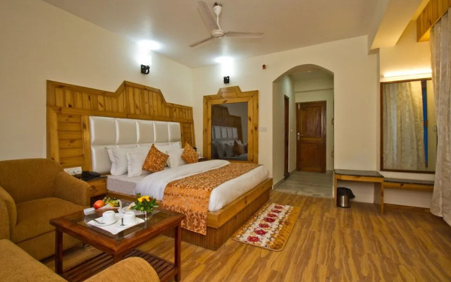 OYO 38112 Aastha Regency By Comlux
