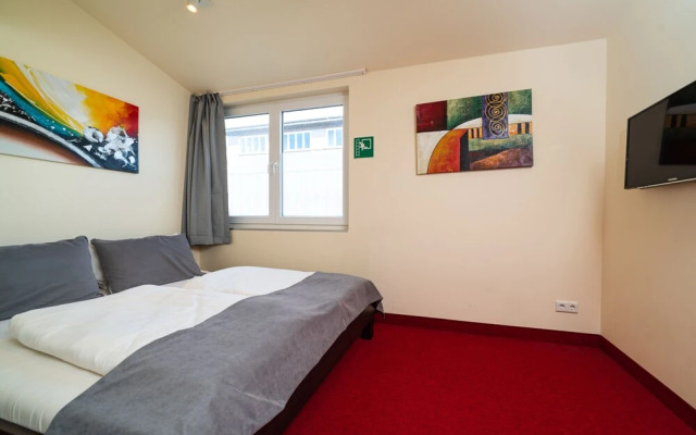S & D Hotel