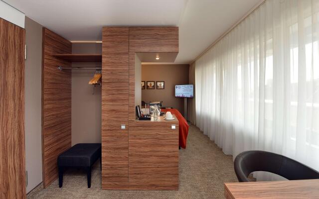 Best Western Plus Delta Park Hotel