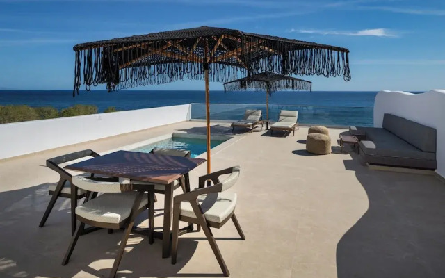 Aelia Luxury Suites Santorini